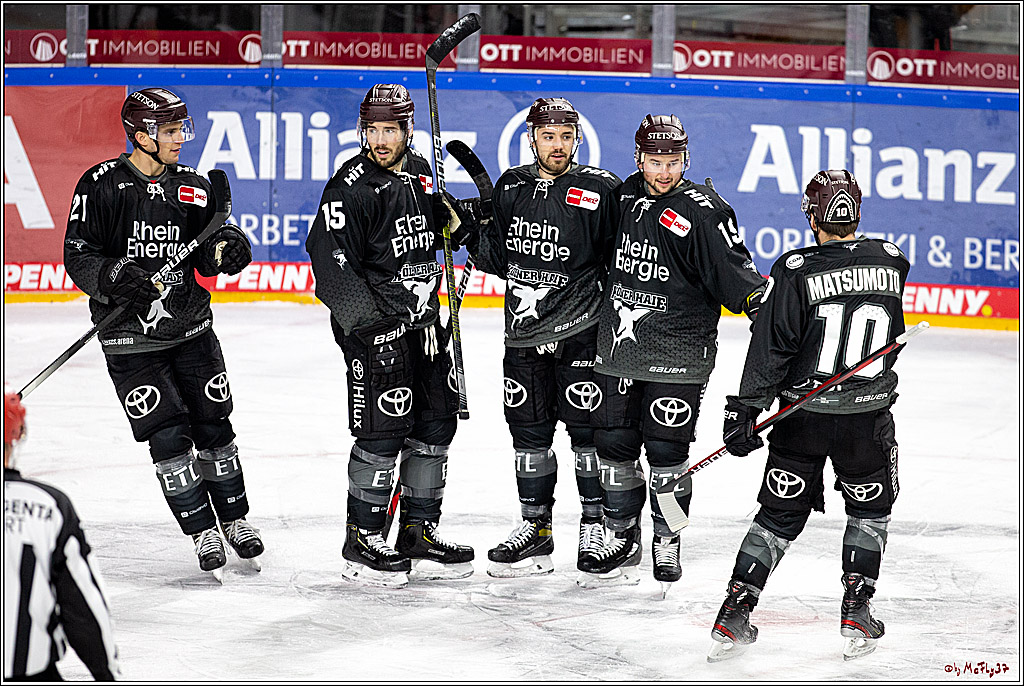 PENNY DEL;  Koelner Haie - Wolfsburg Grizzlys; Koeln, 17.03.2021
